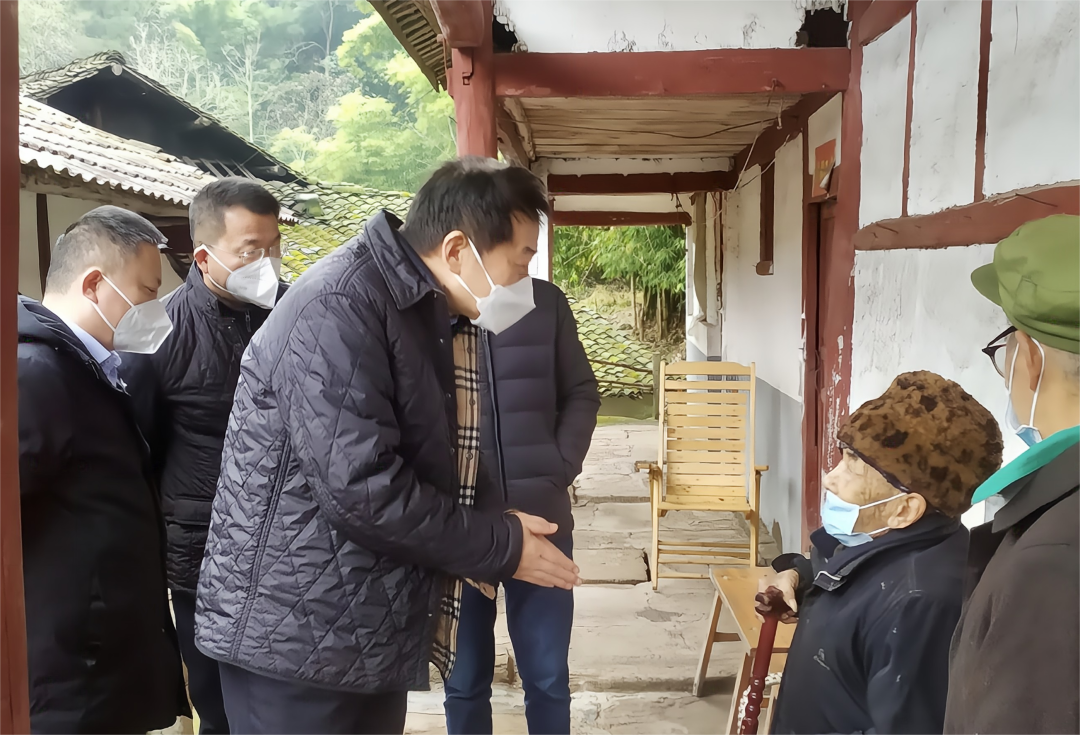 四川省J9九游会集团党委书记、董事长任丁率队赴嘉陵区开展帮扶工作